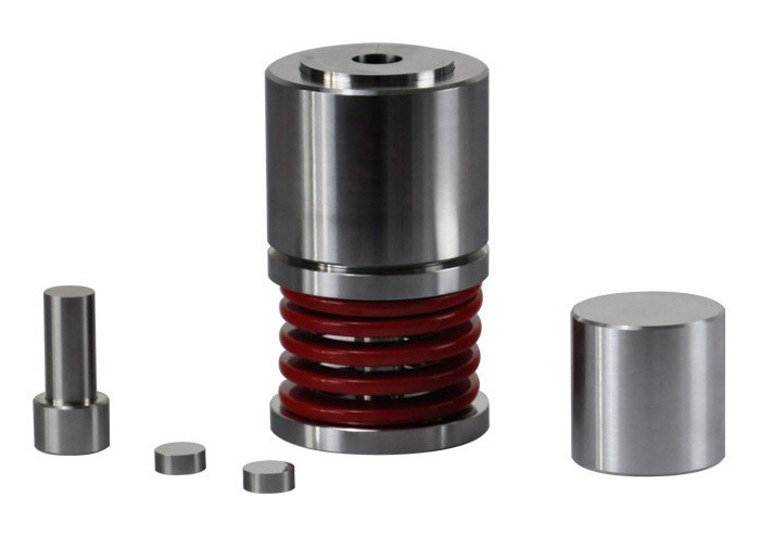 Bidirectional pressurized cylindrical mold