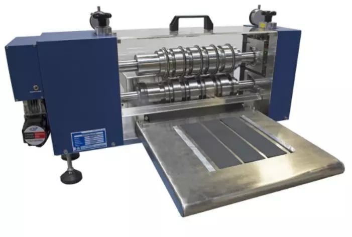 cylindrical cell slitting machine
